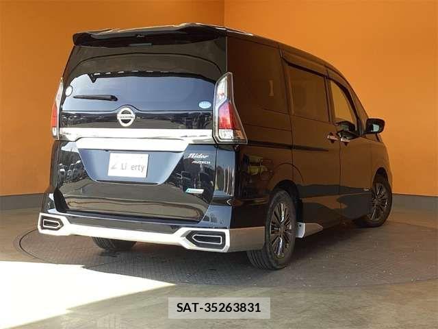 Nissan SERENA 2016-09 6912502-11
