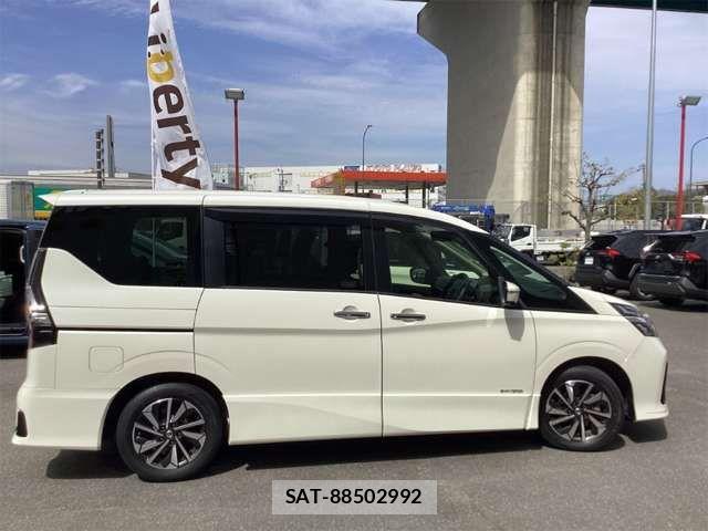 Nissan SERENA 2022-05 6912471-10