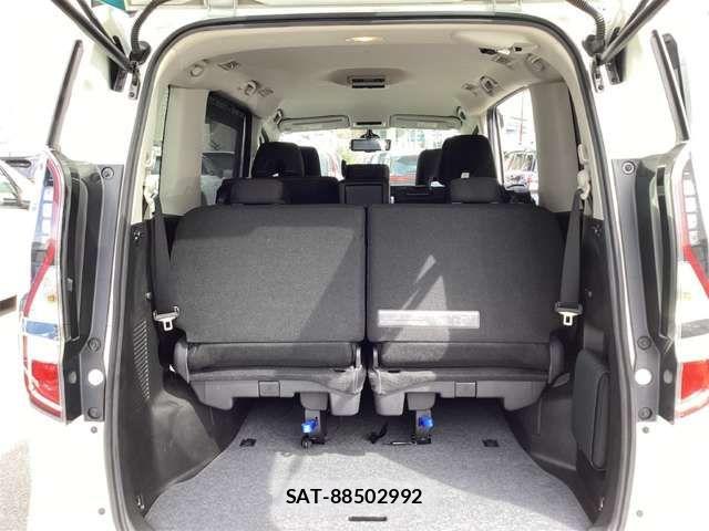 Nissan SERENA 2022-05 6912471-12