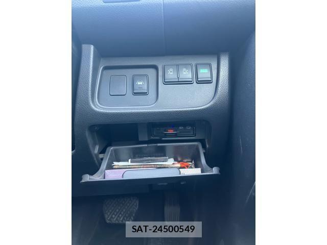 Nissan SERENA 2014-10 6912552-13