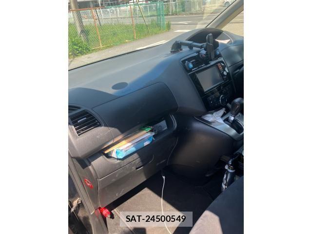 Nissan SERENA 2014-10 6912552-18