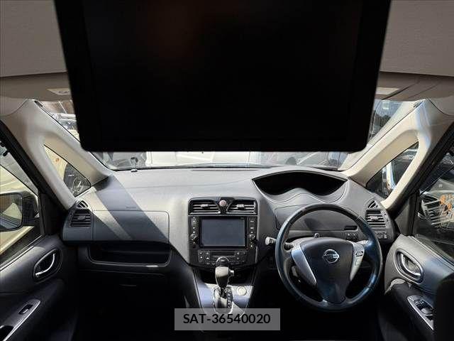 Nissan SERENA 2014-01 6912529-1