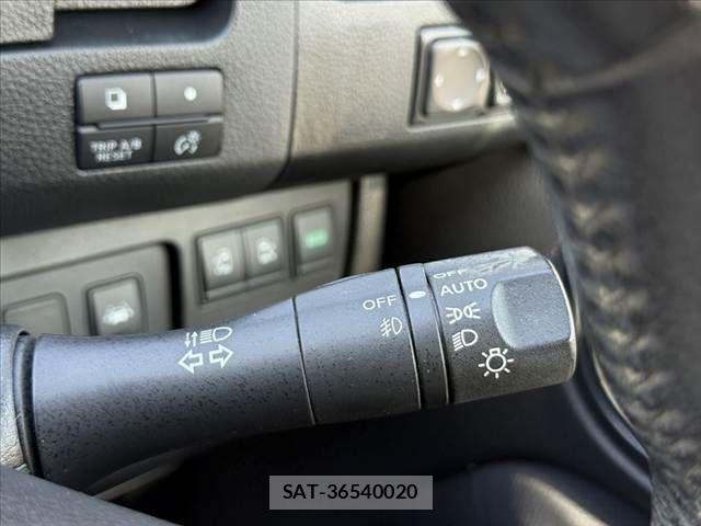 Nissan SERENA 2014-01 6912529-23