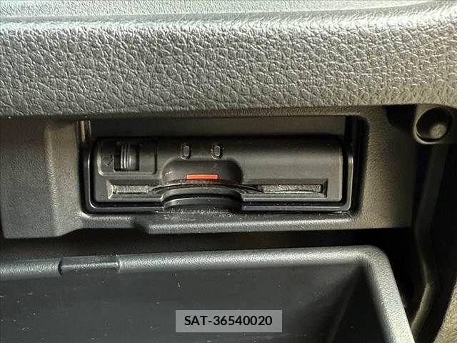 Nissan SERENA 2014-01 6912529-28