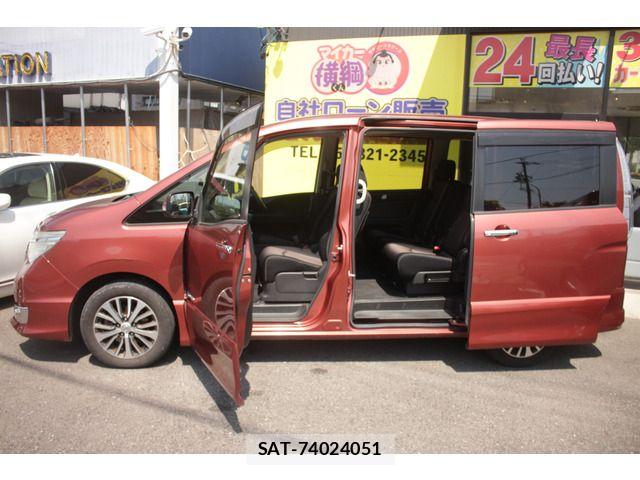 Nissan SERENA 2015-08 6998176-13