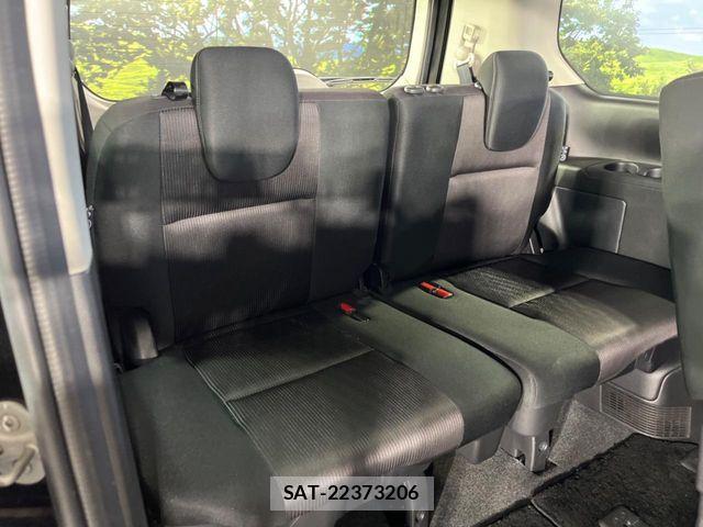 Nissan SERENA 2017-06 6998131-9