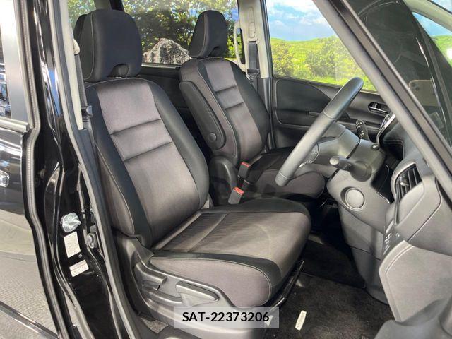 Nissan SERENA 2017-06 6998131-7