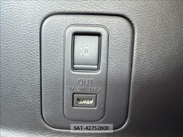 Nissan SERENA 2019-11 6998134-27