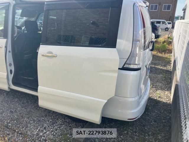 Nissan SERENA 2014-04 6998175-3