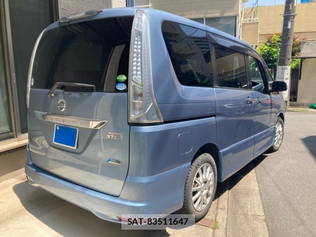 Nissan SERENA 2014-01 6998162-3