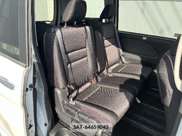 Nissan SERENA 2018-03 6998111-3