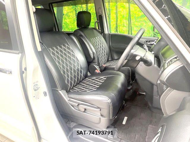 Nissan SERENA 2015-04 7021559-7
