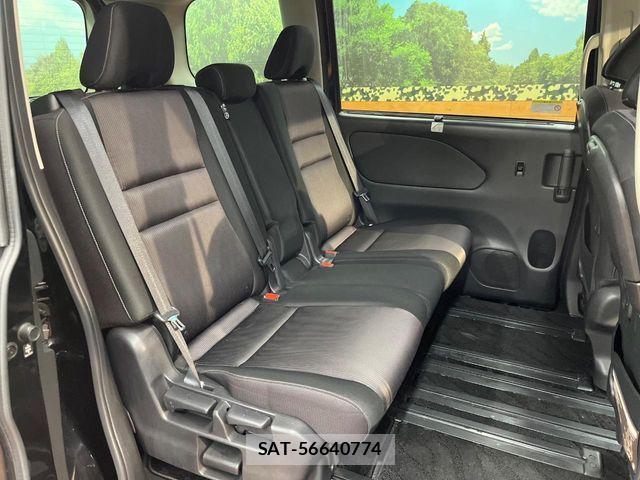 Nissan SERENA 2017-07 7021549-9