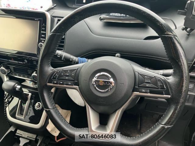 Nissan SERENA 2017-07 7021561-12