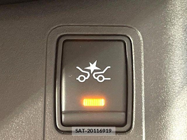 Nissan SERENA 2018-09 7021550-5
