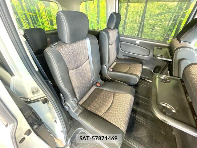 Nissan SERENA 2015-05 7021558-8