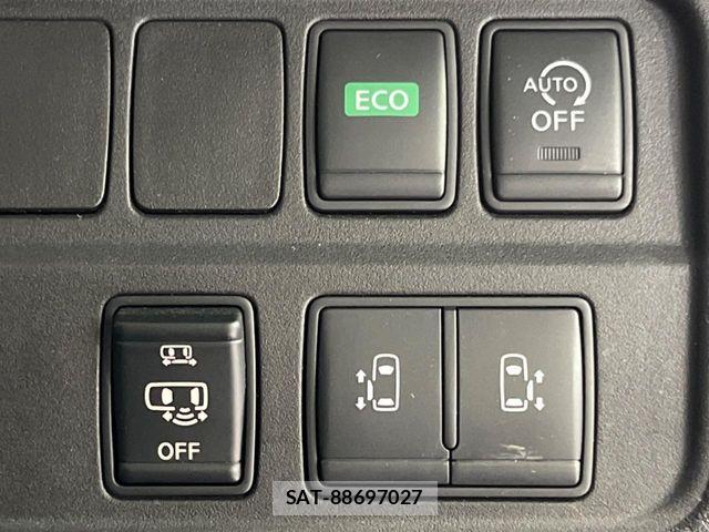 Nissan SERENA 2016-12 7021555-6