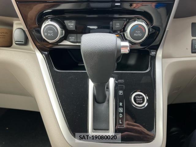Nissan SERENA 2016-12 7060663-20