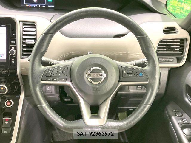 Nissan SERENA 2016-10 7060657-11