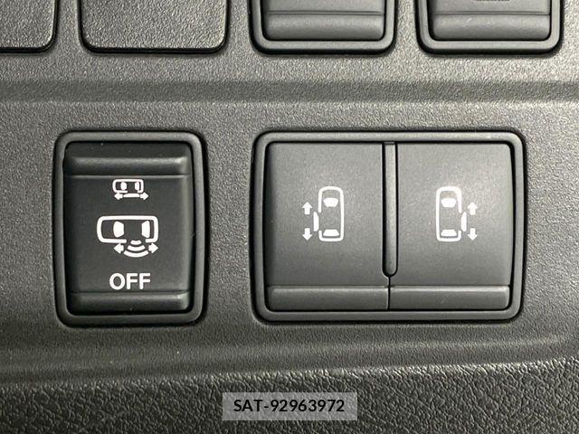Nissan SERENA 2016-10 7060657-6