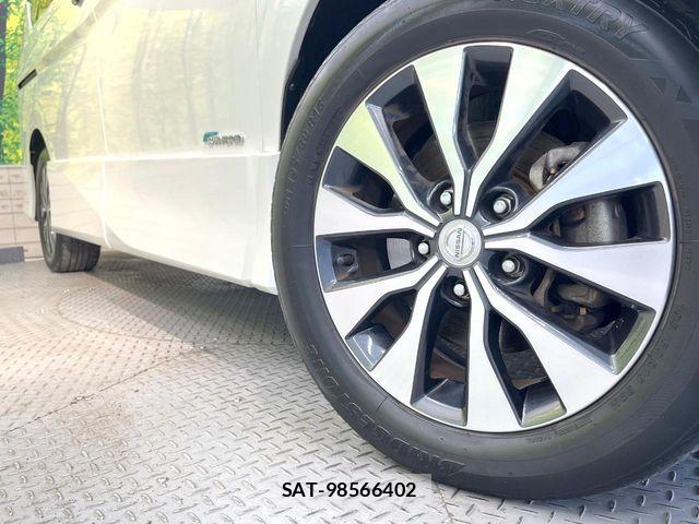 Nissan SERENA 2017-04 7060666-13