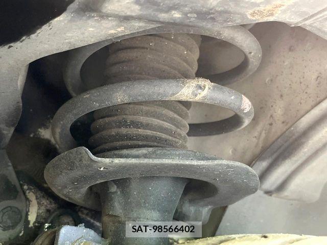 Nissan SERENA 2017-04 7060666-17