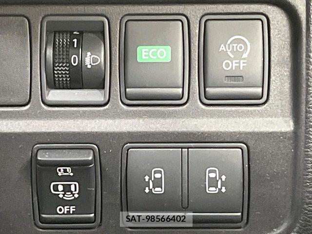 Nissan SERENA 2017-04 7060666-4