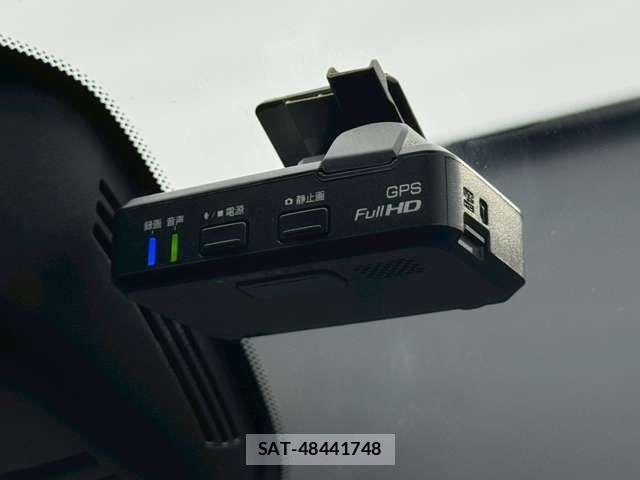 Nissan SERENA 2017-12 7060650-10