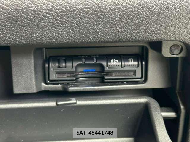 Nissan SERENA 2017-12 7060650-12