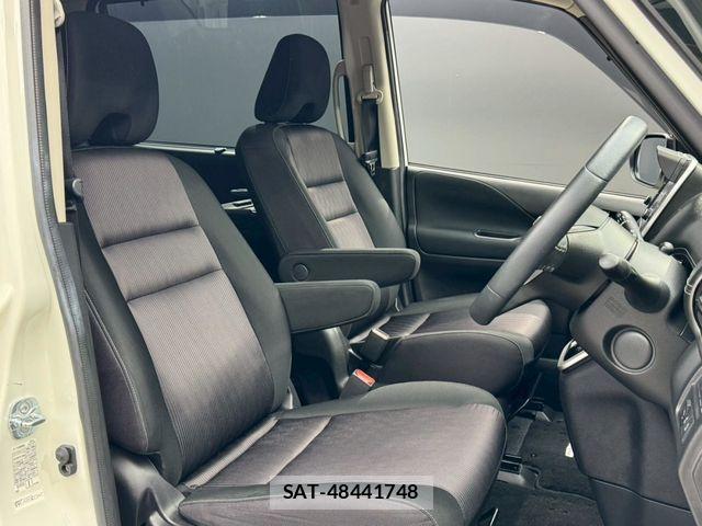 Nissan SERENA 2017-12 7060650-17