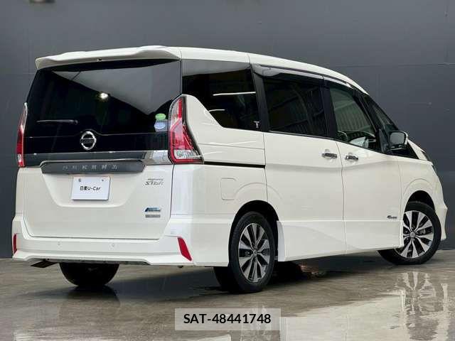 Nissan SERENA 2017-12 7060650-1