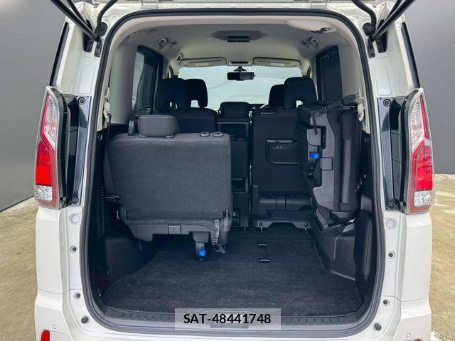 Nissan SERENA 2017-12 7060650-23