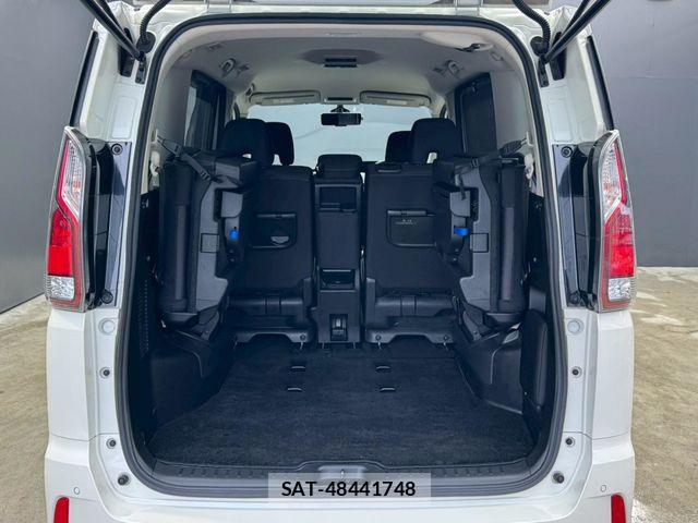 Nissan SERENA 2017-12 7060650-24