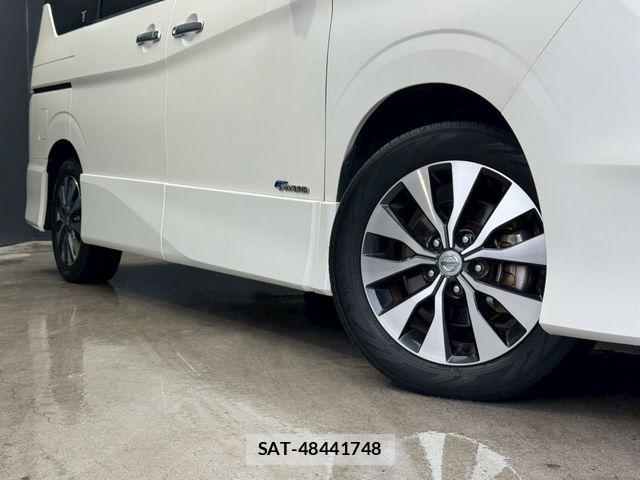 Nissan SERENA 2017-12 7060650-27