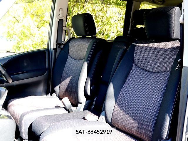 Nissan SERENA 2015-05 7060656-26