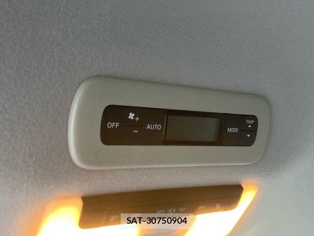 Nissan SERENA 2017-03 7060665-14