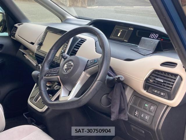 Nissan SERENA 2017-03 7060665-16