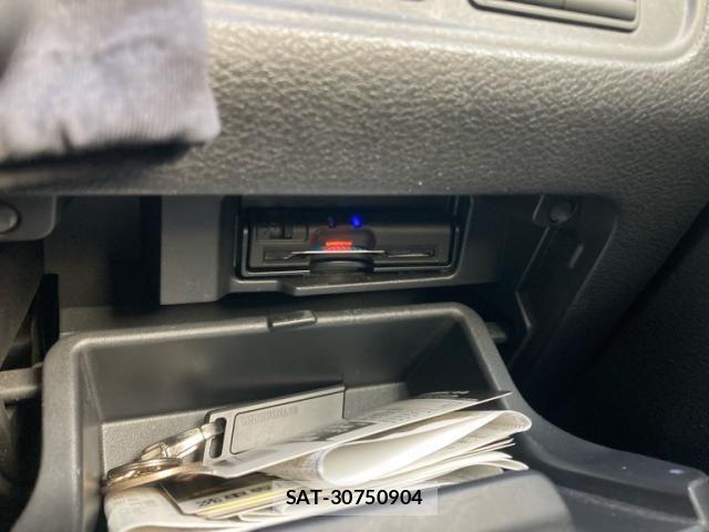 Nissan SERENA 2017-03 7060665-26
