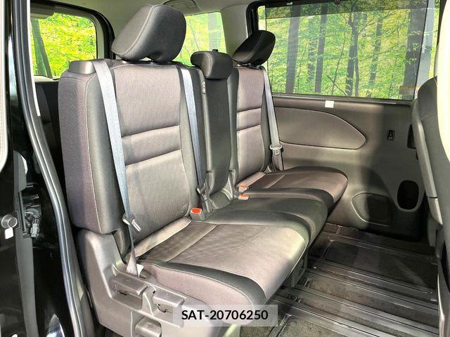 Nissan SERENA 2017-10 7060647-9