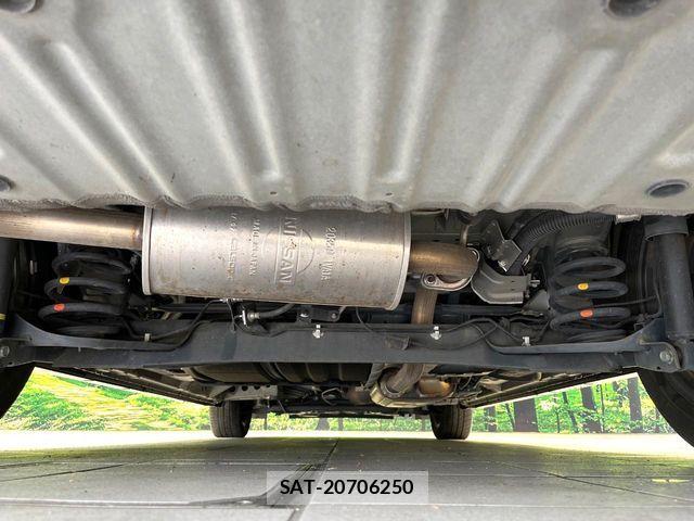 Nissan SERENA 2017-10 7060647-18