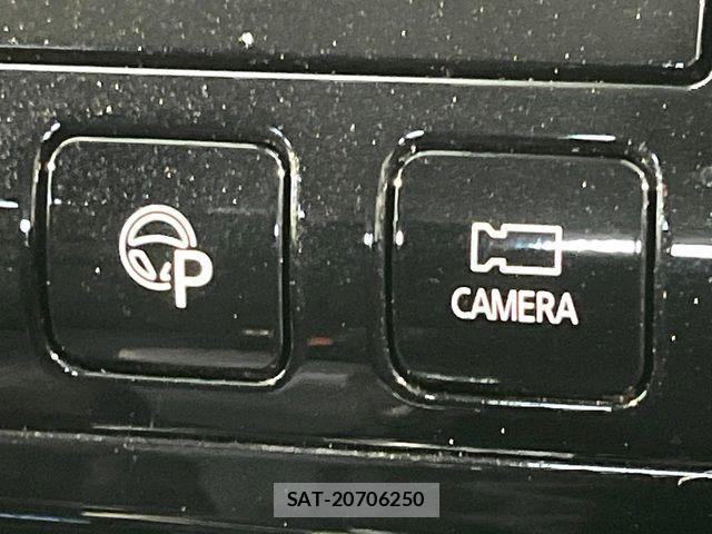 Nissan SERENA 2017-10 7060647-7