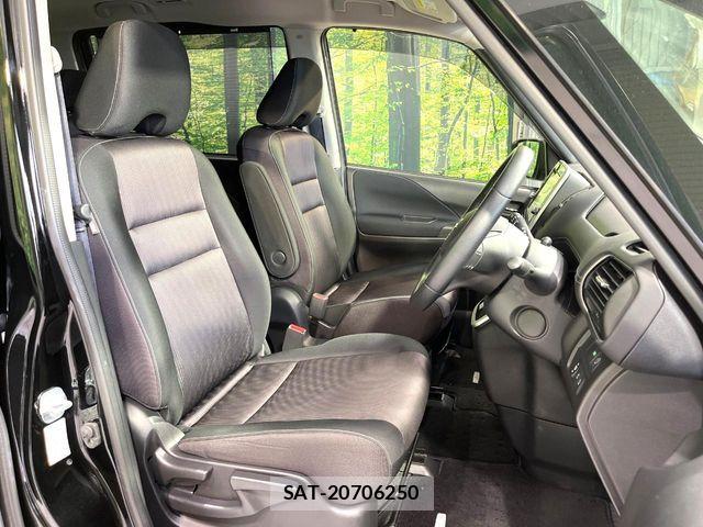 Nissan SERENA 2017-10 7060647-8