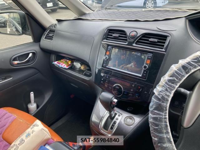 Nissan SERENA 2013-08 7060684-21