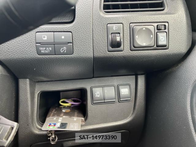 Nissan SERENA 2013-12 7060682-16