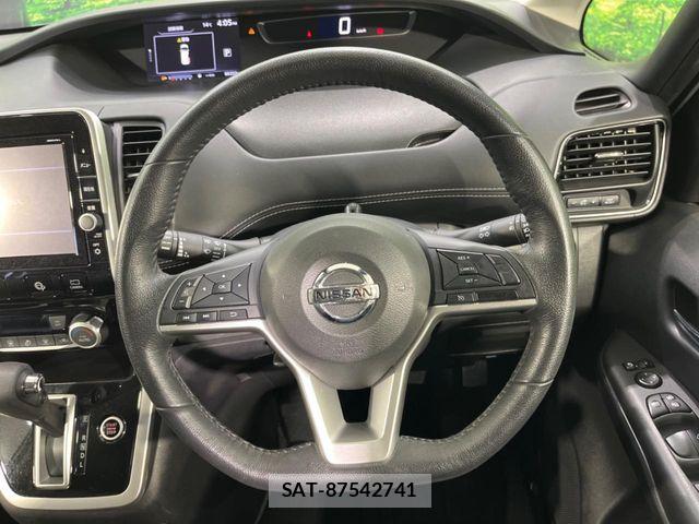 Nissan SERENA 2017-09 7060660-11