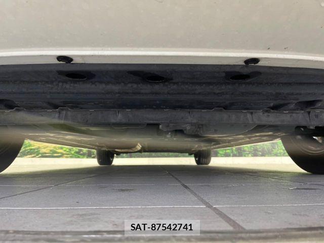 Nissan SERENA 2017-09 7060660-19