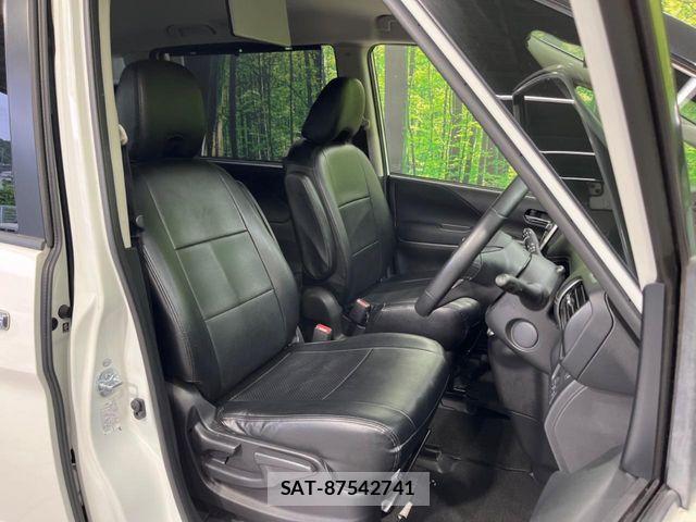 Nissan SERENA 2017-09 7060660-7