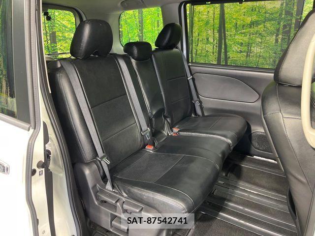 Nissan SERENA 2017-09 7060660-8