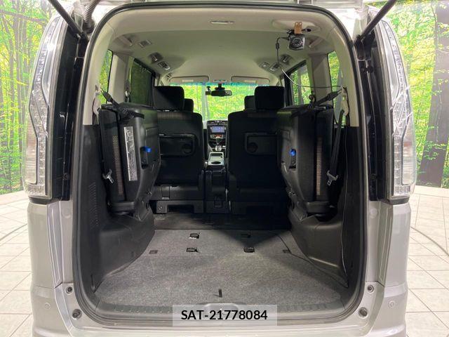 Nissan SERENA 2015-10 7060670-10