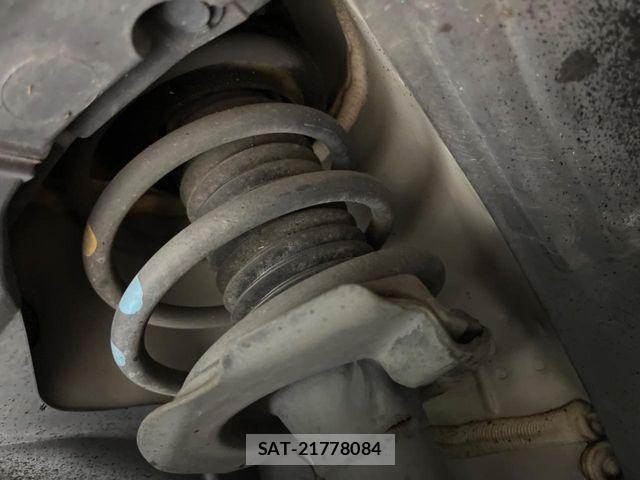 Nissan SERENA 2015-10 7060670-19